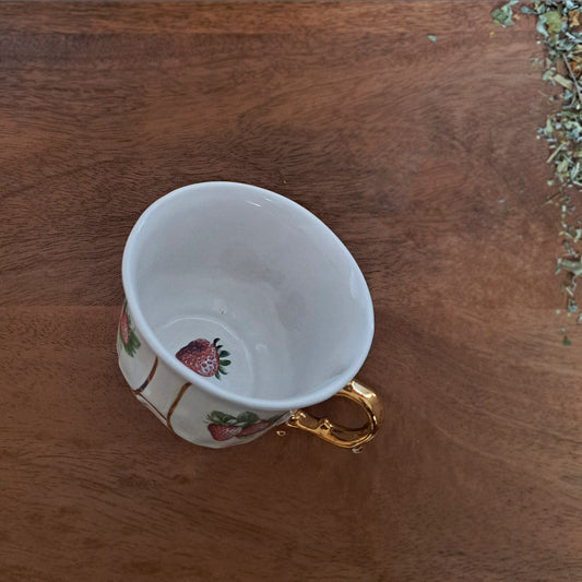 ספל תה תותים וזהב - דגם 4