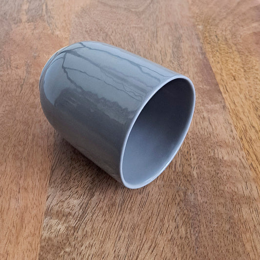 כוס בגוון אפור