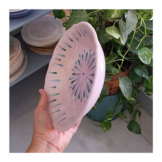 קערת הגשה סגלגלה עם איורים בגווני כחול