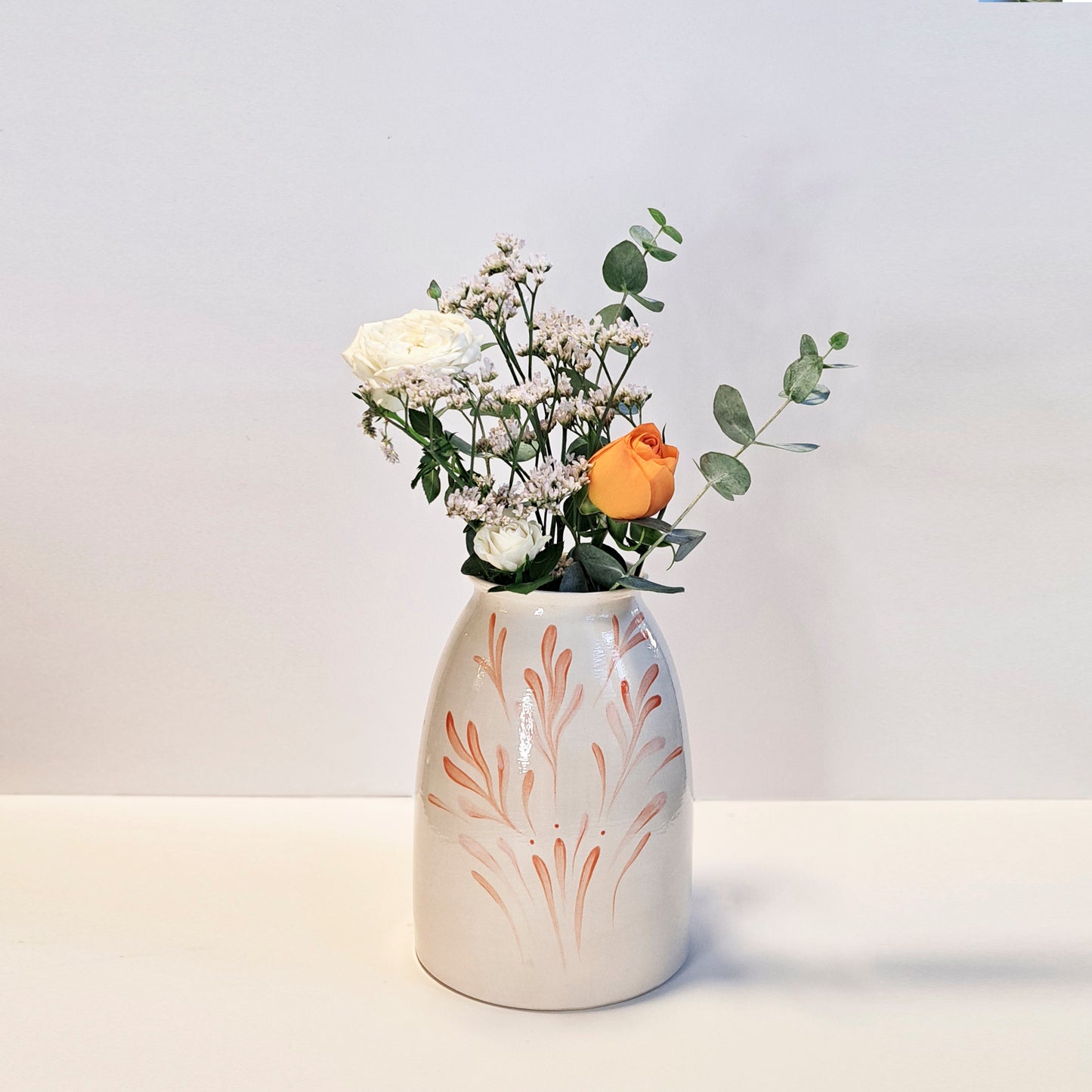 ואזה גדולה עם איורים בגווני כתום - דגם 3